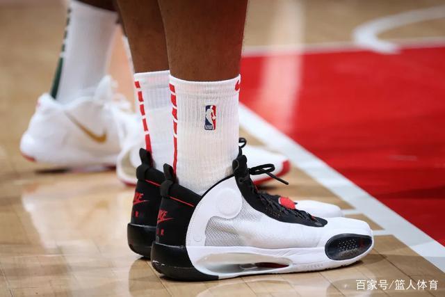 辽篮官宣：杨鸣离任！乌戈将担任辽宁男篮主帅